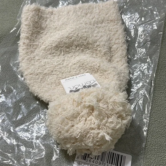 LEMON Snow Drift Pom Pom Beanie - Picture 11 of 14